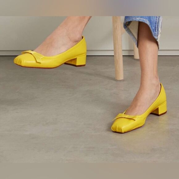 Authentic Christian Louboutin Yellow Leather Bow Embellished Pump(38.5) - Picture 2 of 8